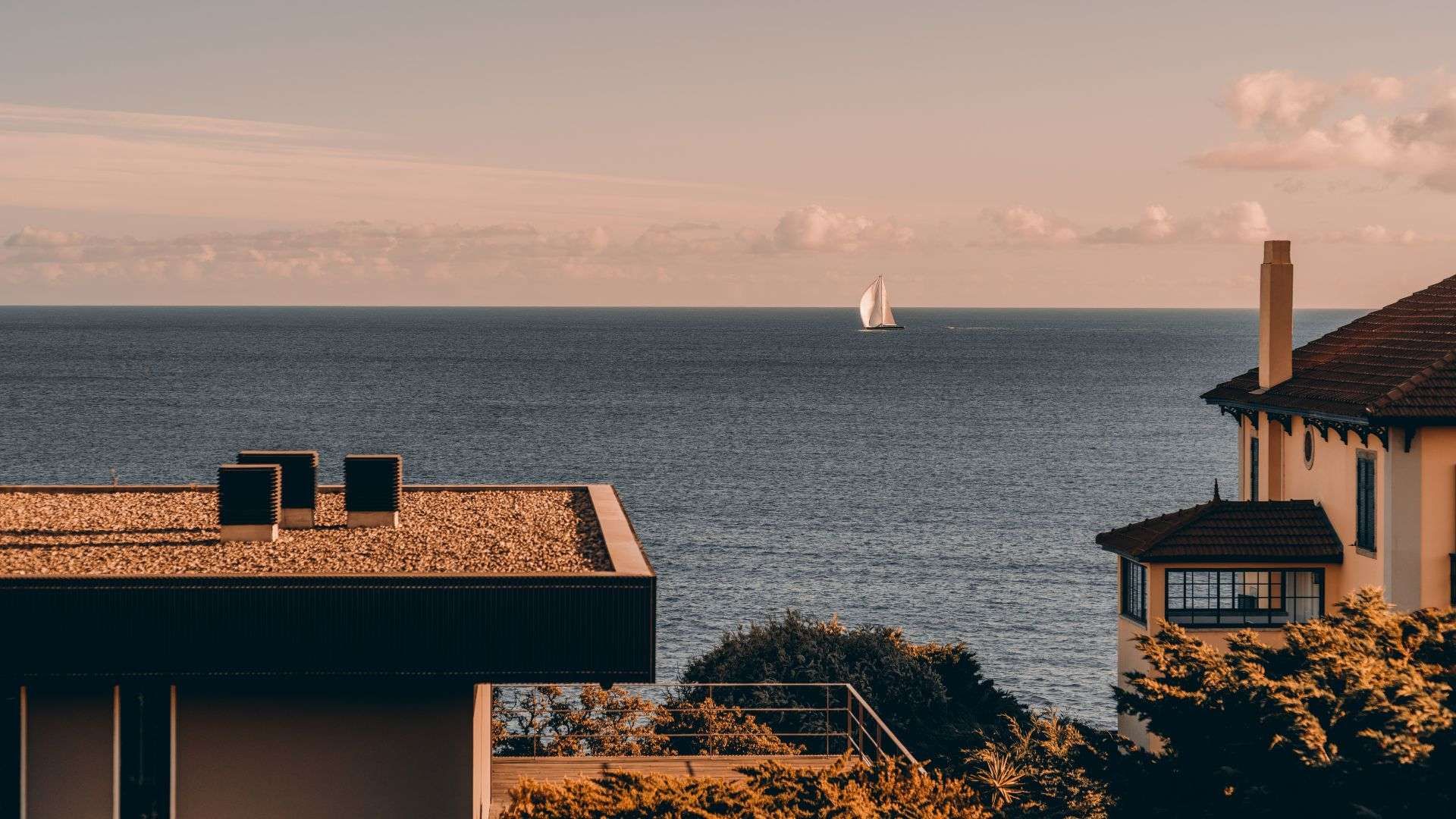 EA20241021-23163 Press profile homify Classic style bathroom Wasser, Wolke, Himmel, Fenster, Azurblau, Sonnenlicht, Küsten- und Ozeanlandschaften, Baum, Horizont, Landschaft