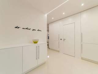 EA20250127-23447 Press profile homify Asian style bathroom Wall, Flooring, Interior design, Wood, Floor, Ceiling, Door, Apartment, Wood flooring, Home