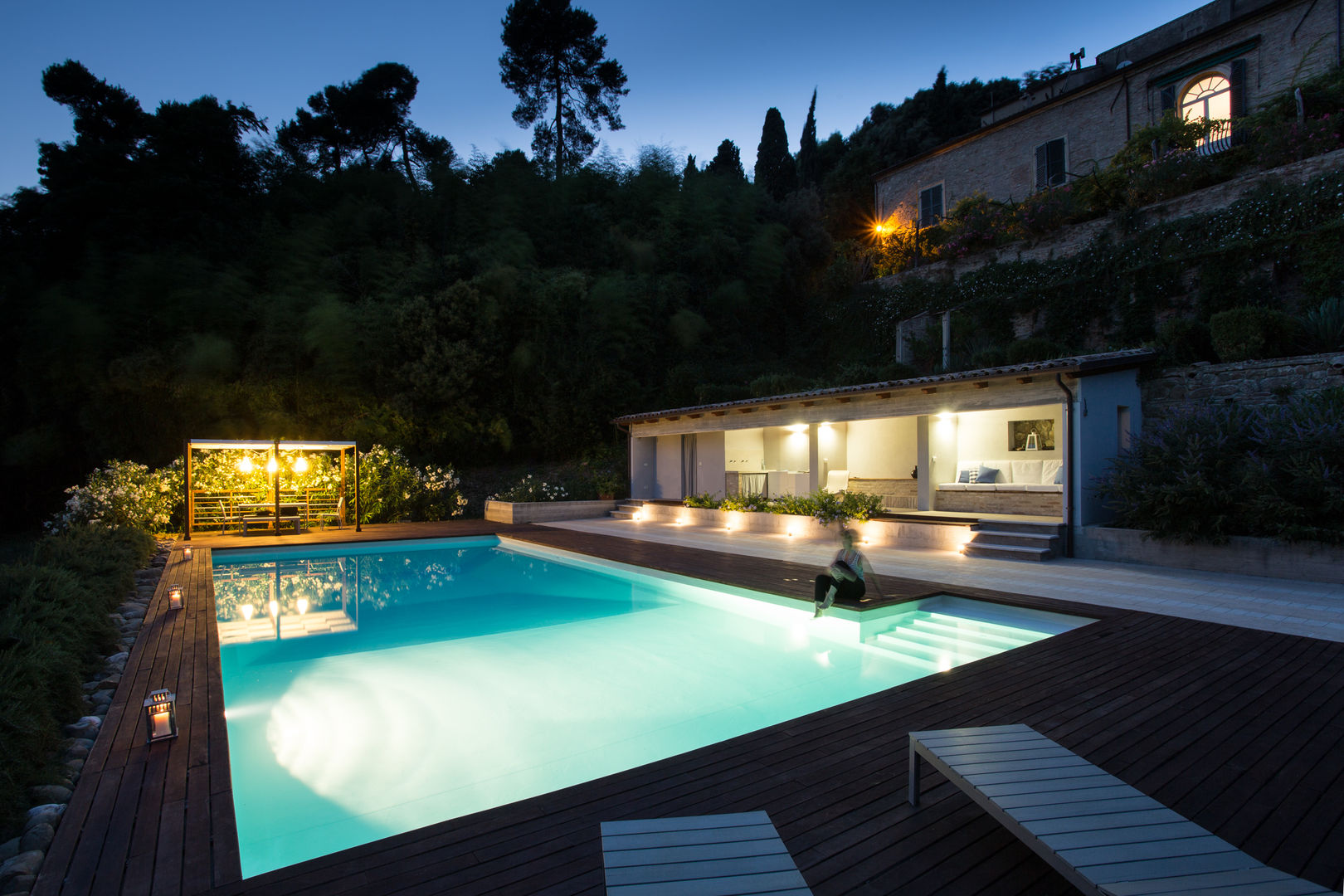Piscina e illuminazione PLUS ULTRA studio Pool lombardo,serra,dependance,greenhouse,bungalow,piscina,pool,swimming pool,lighting,illuminazione esterni