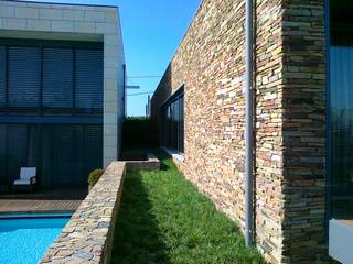 CONSTRUÇÃO MORADIA DE LUXO, OCCO OCCO Modern Walls and Floors