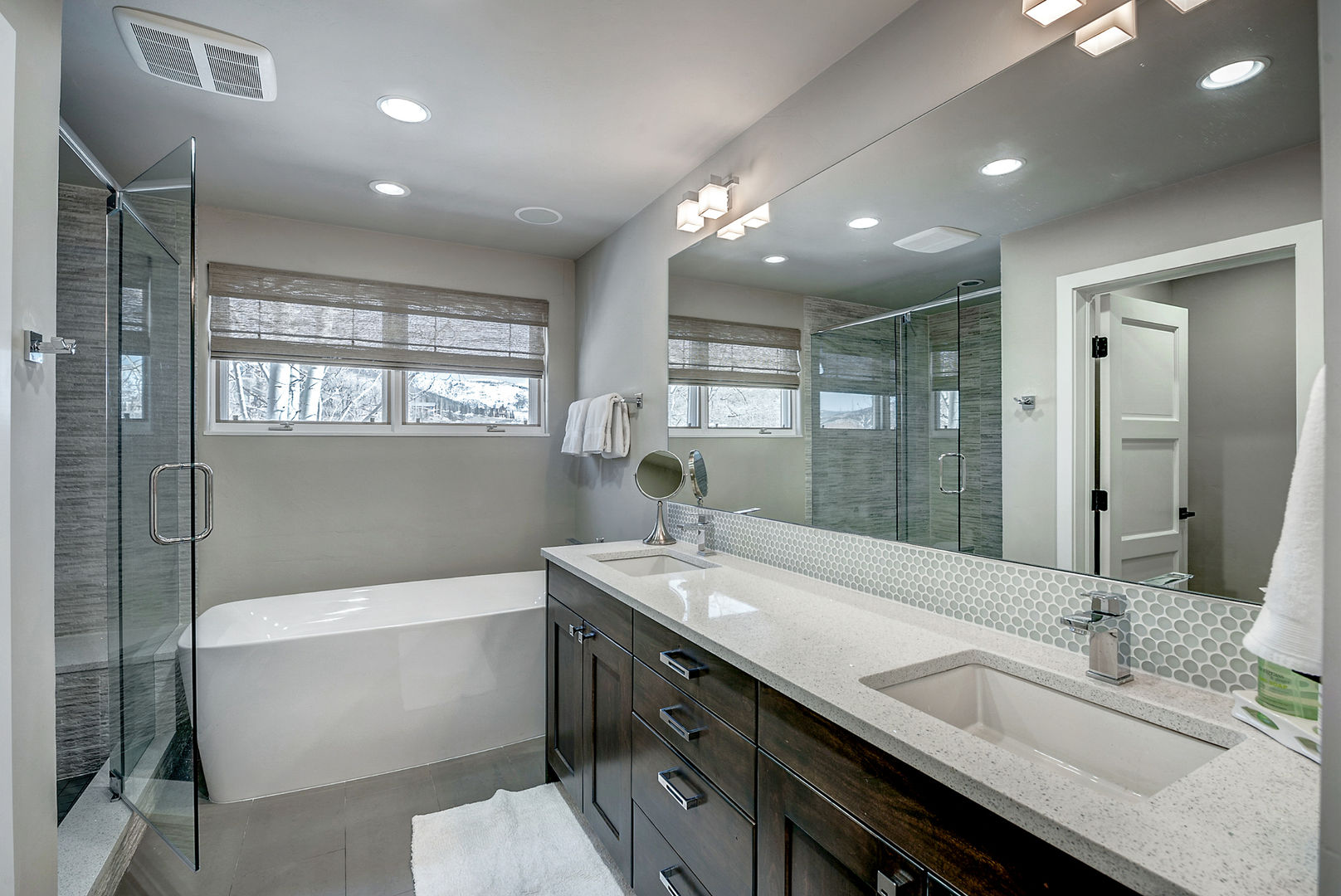 Award Winning Winslow Project, Futurian Systems Futurian Systems Classic style bathroom
