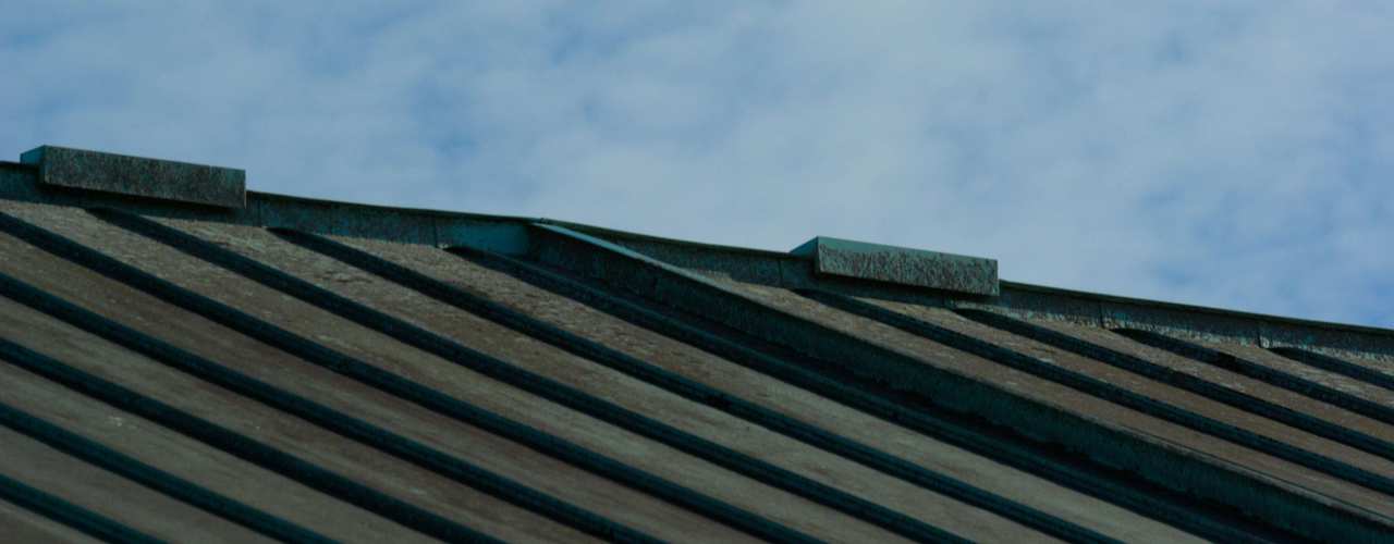 EA20251015-24030 Press profile homify Industrial style dressing room Blue, Daytime, Roof, Composite material, Grey, Siding, Building material, Daylighting, Plank