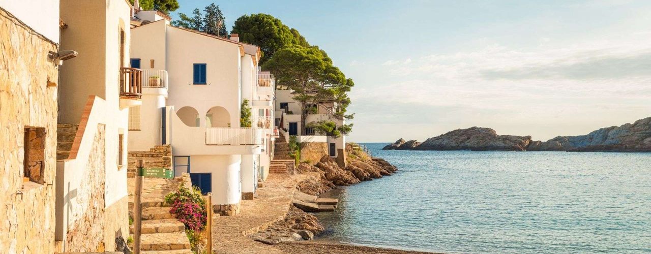 EA20241021-23163 Press profile homify Classic style bathroom Wasser, Himmel, Anlage, Gebäude, Fenster, Wolke, Azurblau, Sonnenlicht, Haus, Strand