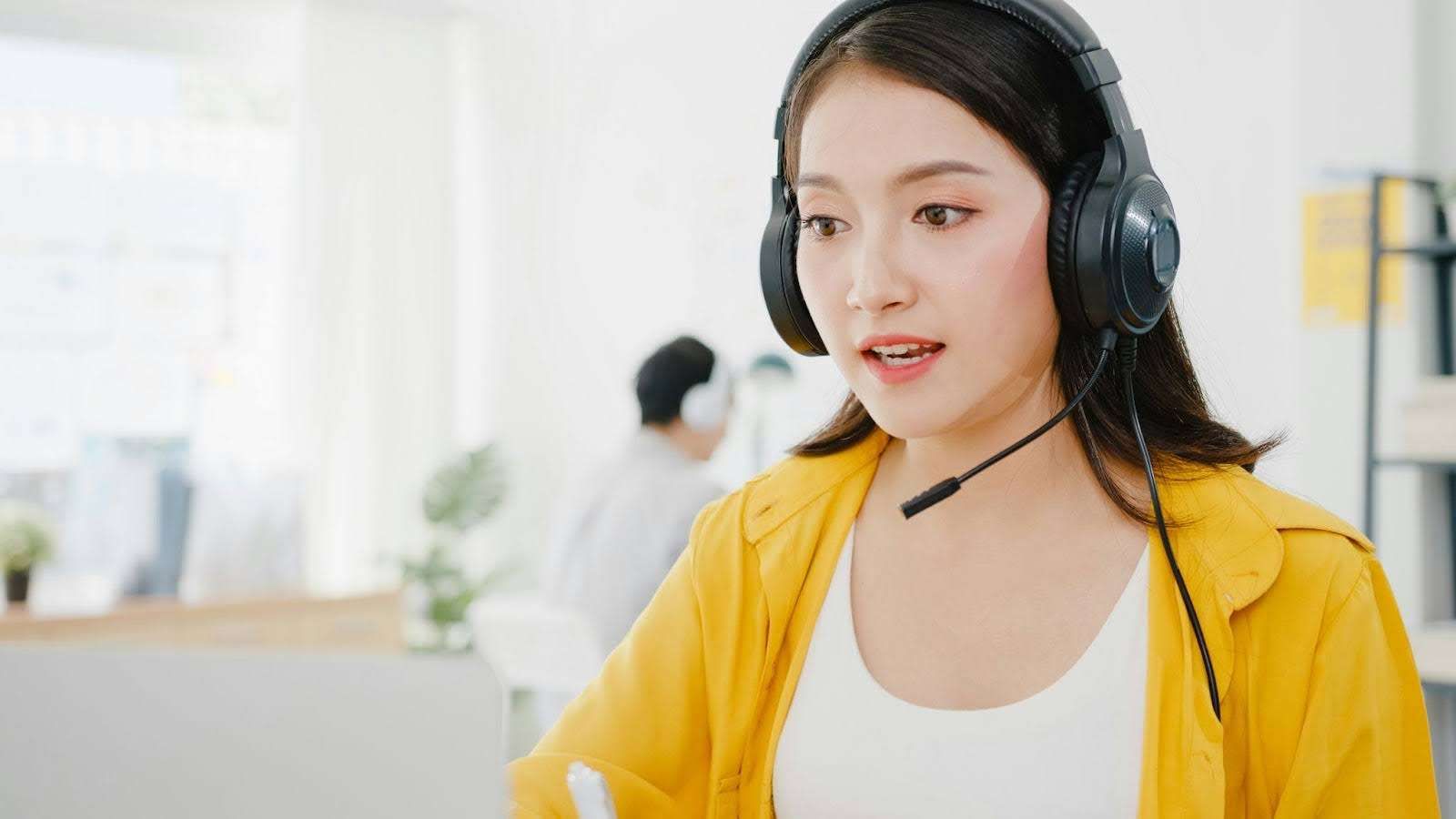 EA20250326-23610 Press profile homify Classic style dressing room Audio equipment, Gadget, Electronic device, Headphones, Peripheral, Technology, Headset, Hearing, Communication Device, Output device