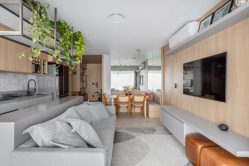 Apartamento 70m² - Perdizes - SP Juliana Dias Arquitetura Apartment Furniture, Interior design, Flooring, Couch, Floor, Living room, Apartment, Home, Room, Ceiling