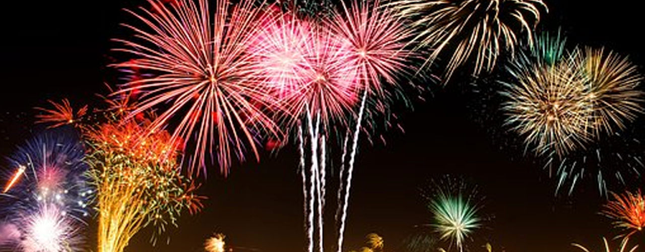 4 Tips to Avoid a Premise Liability Lawsuit at Your Home This Holiday Season Press profile homify Other spaces Fireworks, Photograph, Light, Nature, Lighting, Architecture, Pink, Entertainment, Midnight, Red