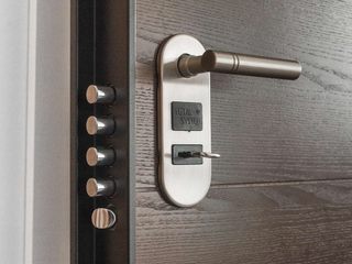 EA20250731-23898 Press profile homify Single family home Lock and key, Door handle, Handle, Latch, Household hardware, Dead bolt, Security