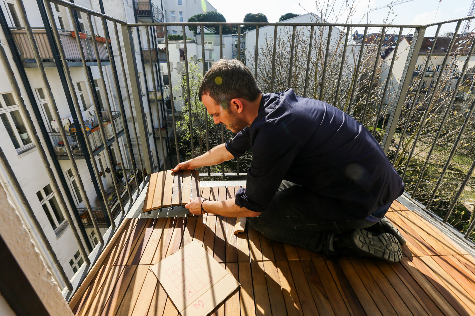 2 QM BALKON IM KAROVIERTEL, HAMBURG, Greenbop GmbH Greenbop GmbH Balcony, veranda & terrace Accessories & decoration