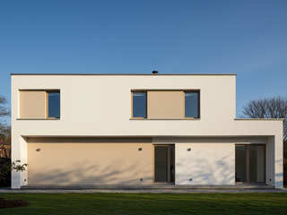 EA20250411-23646 Press profile homify uPVC windows Facade, Home, Plaster, Siding, Home Door, Window covering