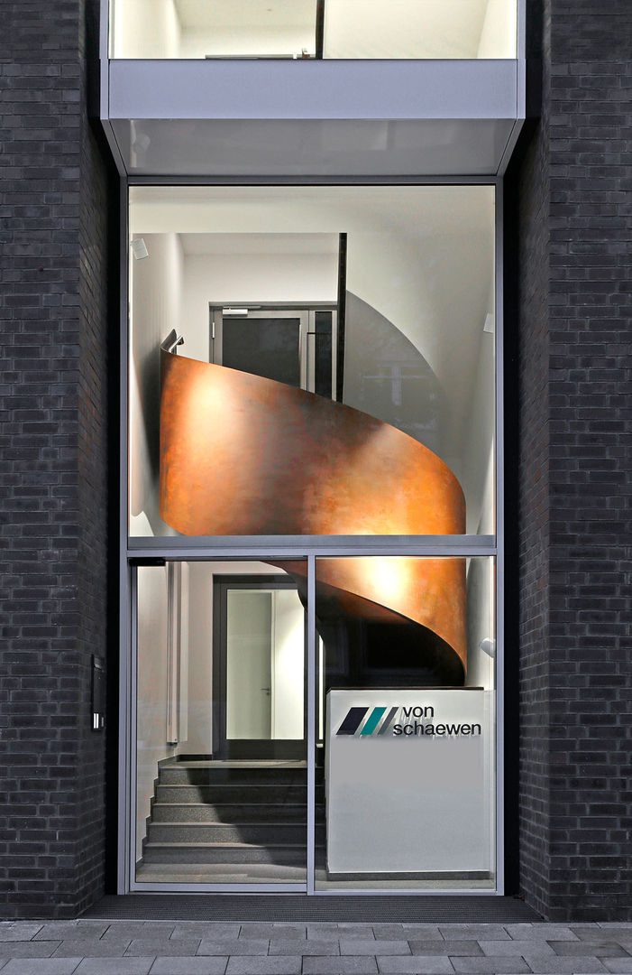 Treppenkonstruktion aus Stahl im Eingangsbereich Elke Schmidt Fotografie Stairs Iron/Steel Stahltreppe