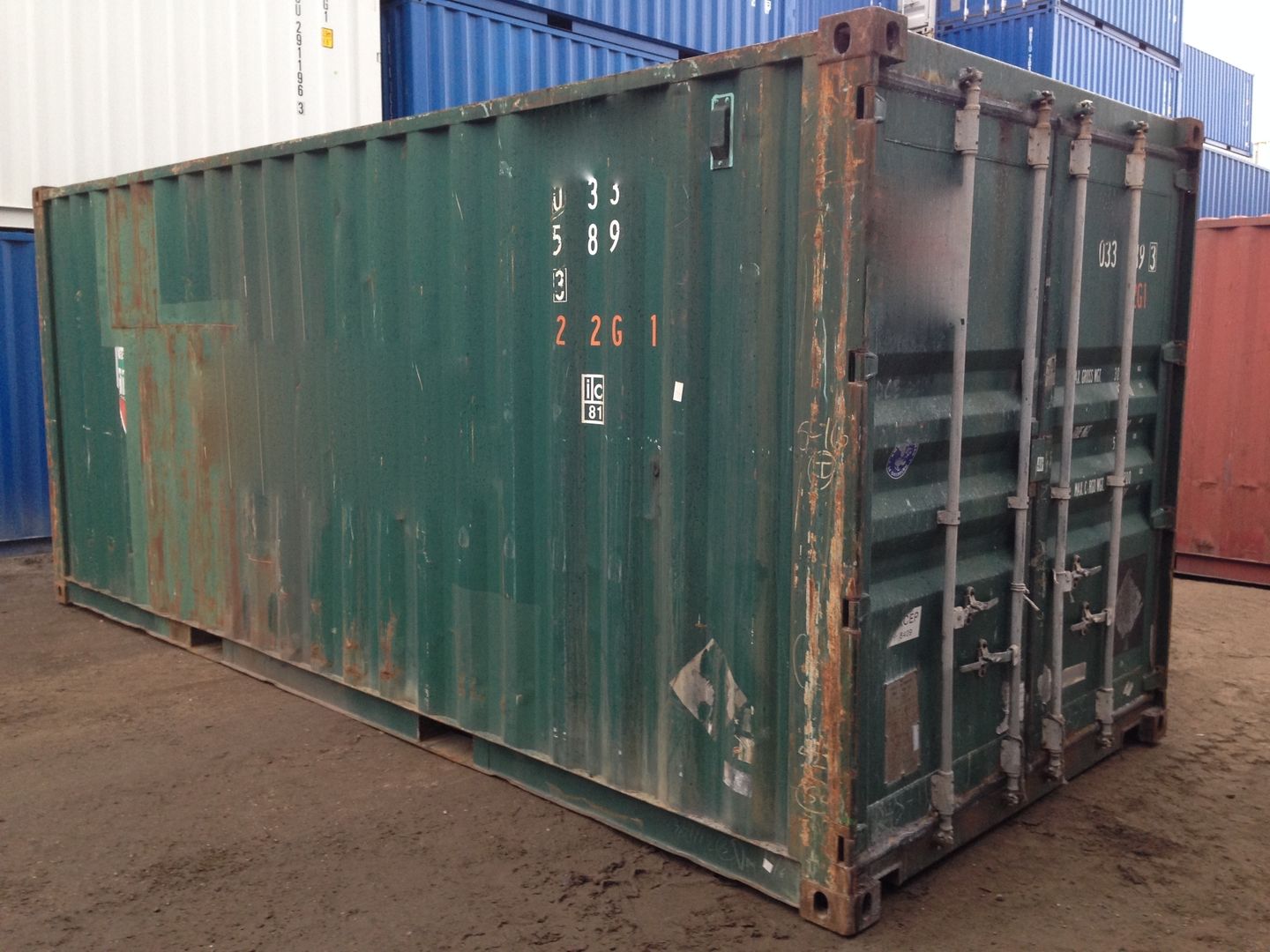 Gebrauchter 20 Fuß ContainerSeecontainer vor dem Umbau Elbtainer GmbH