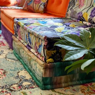 10 Benefits of the Ever-so-versatile French Daybed Modular Sofas