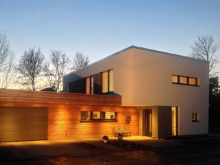 PLUS-Energie-Passivhaus, benthaus|architekten benthaus|architekten Modern Houses Himmel,Eigentum,Anlage,Fenster,Leuchte,Baum,Gebäude,Schatten,Die Architektur,Grundstück