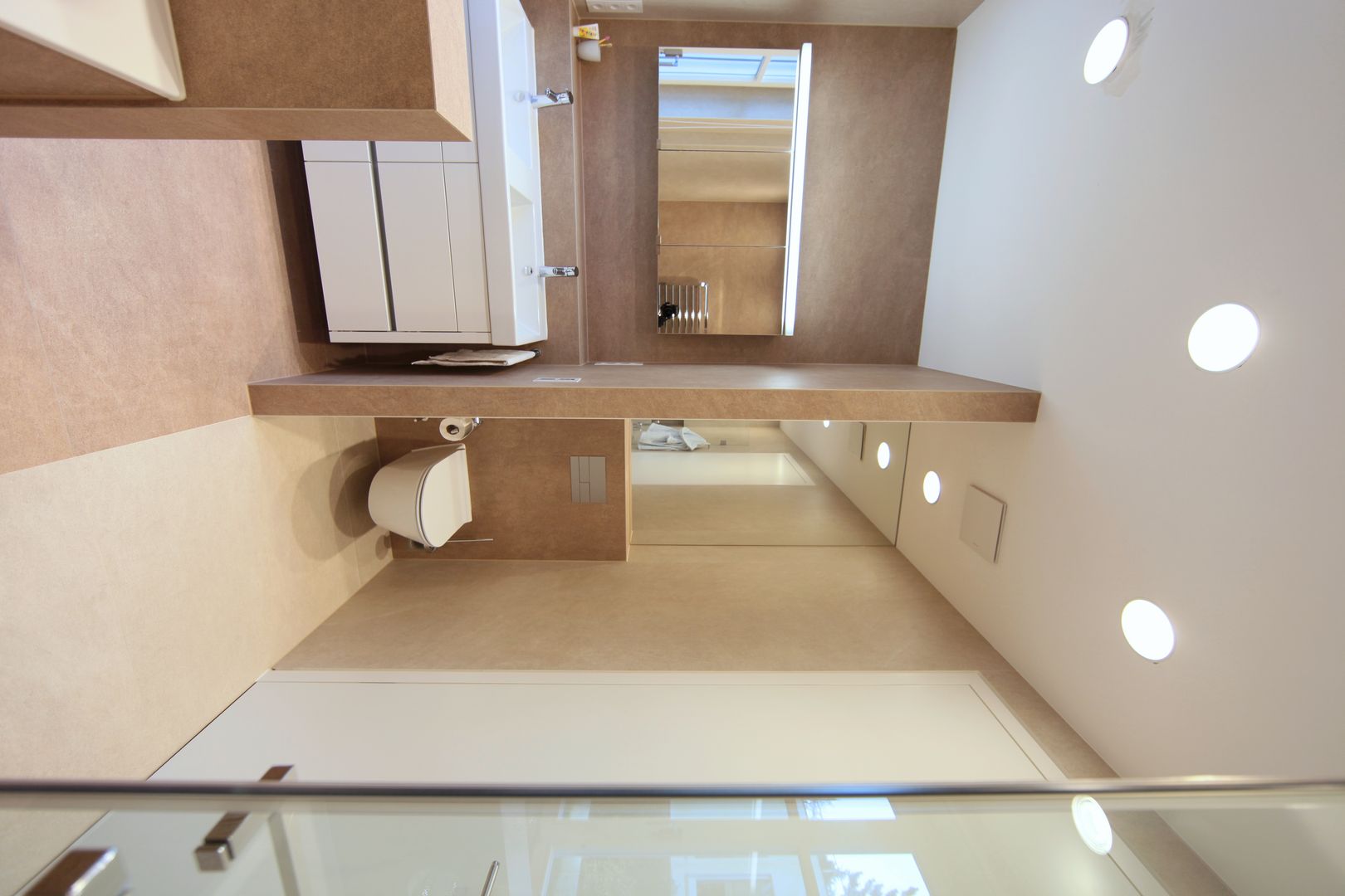 JS Villa's interiors. Berlin, Germany., nadine buslaeva interior design nadine buslaeva interior design Minimalist style bathroom Gebäude,Klopfen,Waschbecken,Sanitärarmatur,Eigentum,Spiegel,Möbel,Badezimmerschrank,Waschbecken im Badezimmer,Möbel