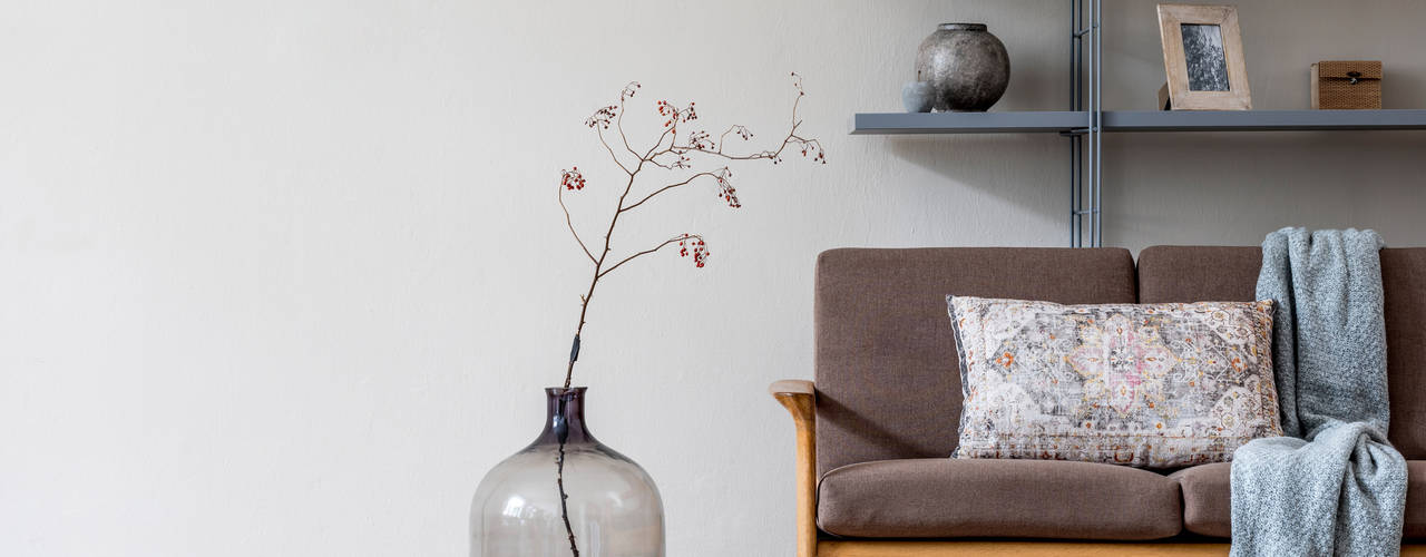 Möbel einsetzen wie Schmuckstücke Floorwell Living room japandi, japandi stil, scandi, skandi, wohnstile, asiatisch, asiatisch, wohntipps, Einrichtungsideen, Einrichtungstrends, wohntrends, Einrichtungstipps, inspiration, Fußboden, boden, flooring, laminat, laminatboden, laminatfußböden, vinyl, vinylboden, vinylfußboden, parkett, parkettboden, parkettfußboden, linoleum, linoleumboden, linoleumfußboden, bodenleger, boden verlegen, verlegen, verlegen lassen, diy, online, Floorwell, handwerker