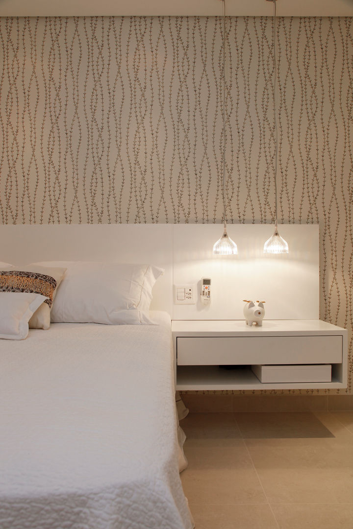 Detalhe do quarto homify Modern Bedroom marrom,Mobília,Propriedade,Conforto,Retângulo,Madeira,Armação de cama,Design de interiores,Pisos,Bege