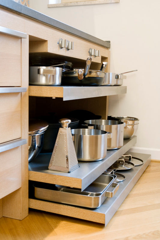 Küche im Altbau Beilstein Innenarchitektur Kitchen Wood Wood effect Küchenschrank,traditionelle Küche,Küchengeräte,Kücheninsel,Küchenboden,warme Farben,Holzboden,Küche nach Maß,Designmöbel,Küchenplanung,Wohnen im Altbau