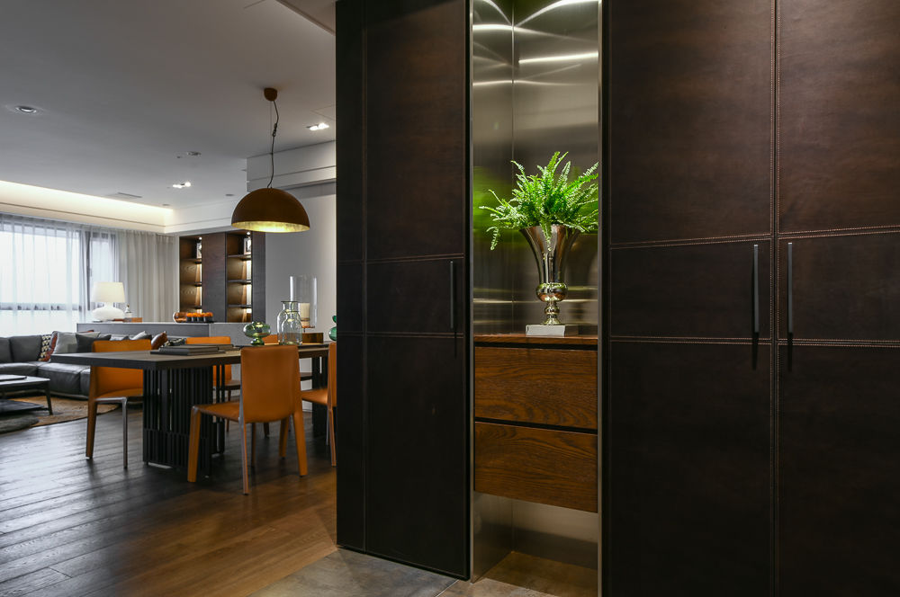 餘音繚繞 沐朋設計 Modern Corridor, Hallway and Staircase 玄關櫃,餐桌,玄關,餐廳