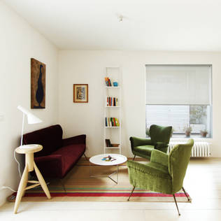 How to arrange furniture in a small living room