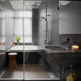 16 Modern Showers That Make Small Bathrooms Look Great