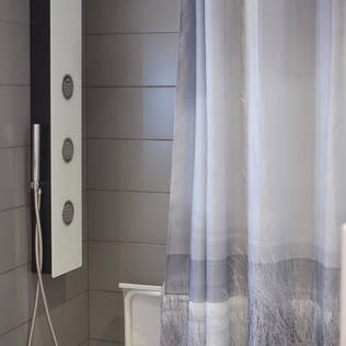 Should You Modernise Your Traditional Bathroom?