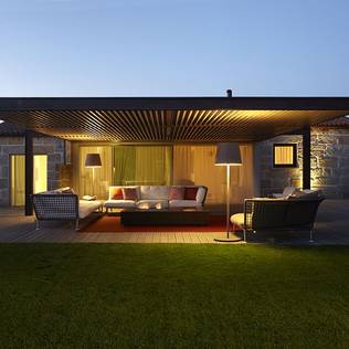 What are the benefits of living in a one-floor home? 