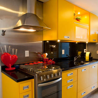 10 creative ways to brighten up a dark home