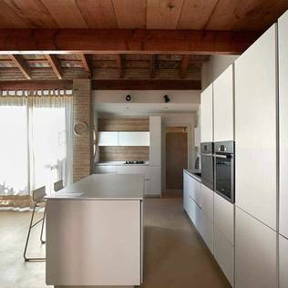 Topciment: a Microciment Manufacturer that Creates Elegant Living Spaces