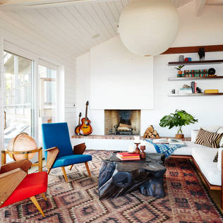 How to fit a fireplace in your living room