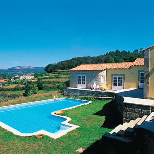 Stunning swimming pools that really make a splash!