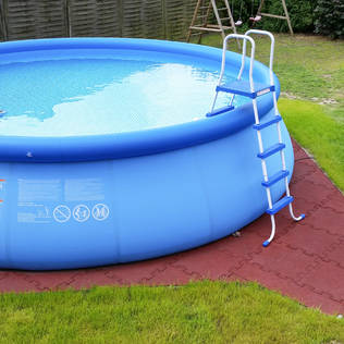 Small but mighty stylish: 6 mini-pools