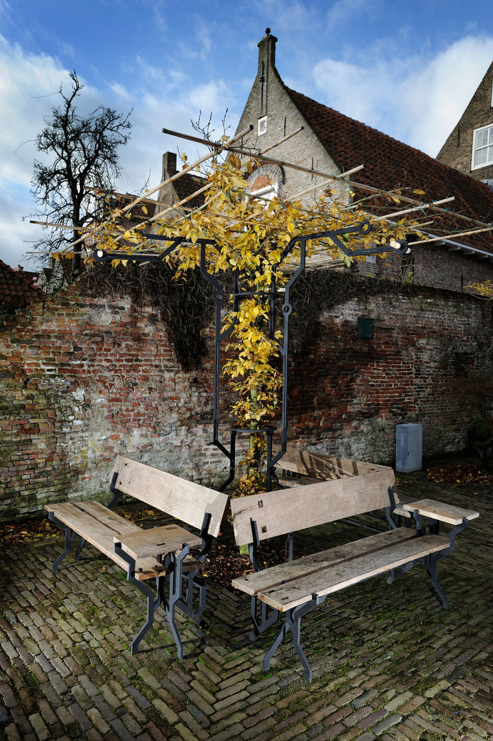 Origin of Species Garden Installation Kranen/Gille Modern Garden Wolk,Lucht,Gebouw,Bloem,Plant,Boom,Kruis,Landelijk gebied,Bank,Facade