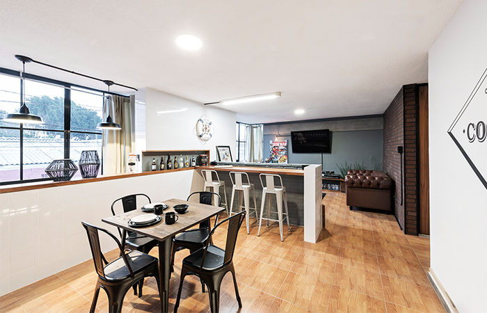Estancia Prados#2 MX Taller de Arquitectura & Diseño Industrial style dining room Tiles mesa de comedor,barra,piso de madera,loft,interiores,mxTAD