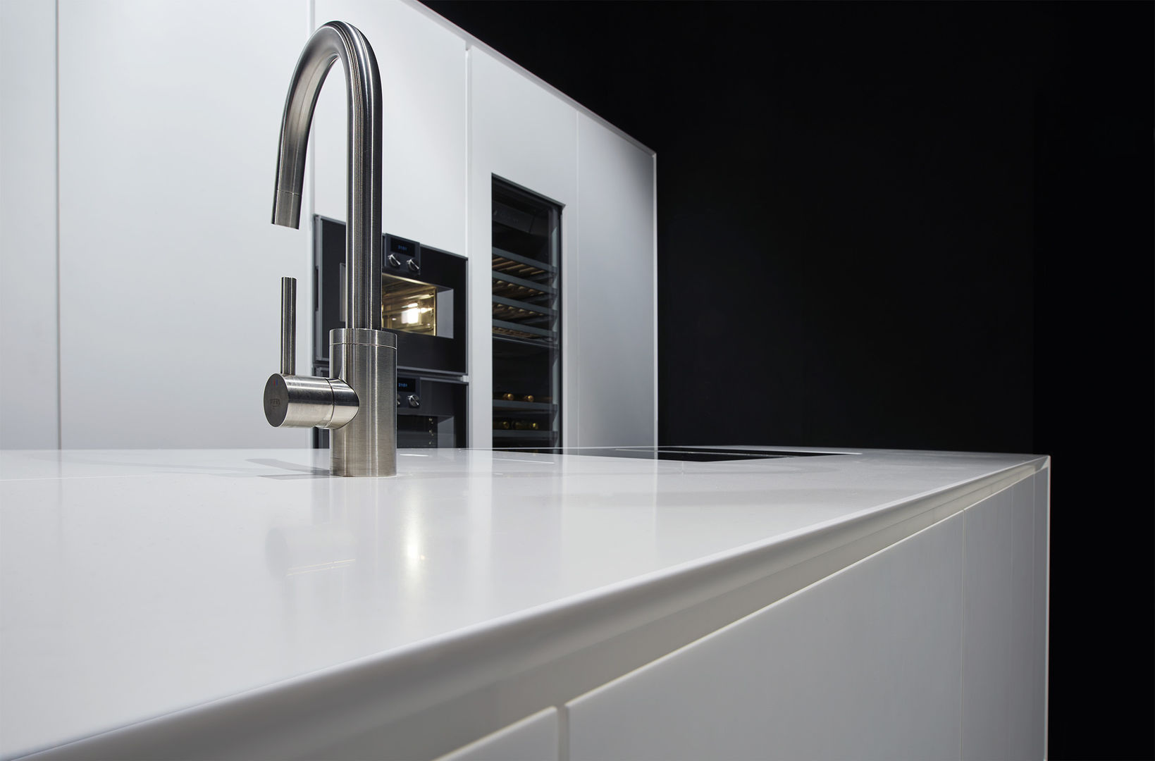 One - Corian Kitchen Ri.fra mobili s.r.l. Modern Kitchen