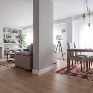 Why adding a rug under dining table sets is a MUST