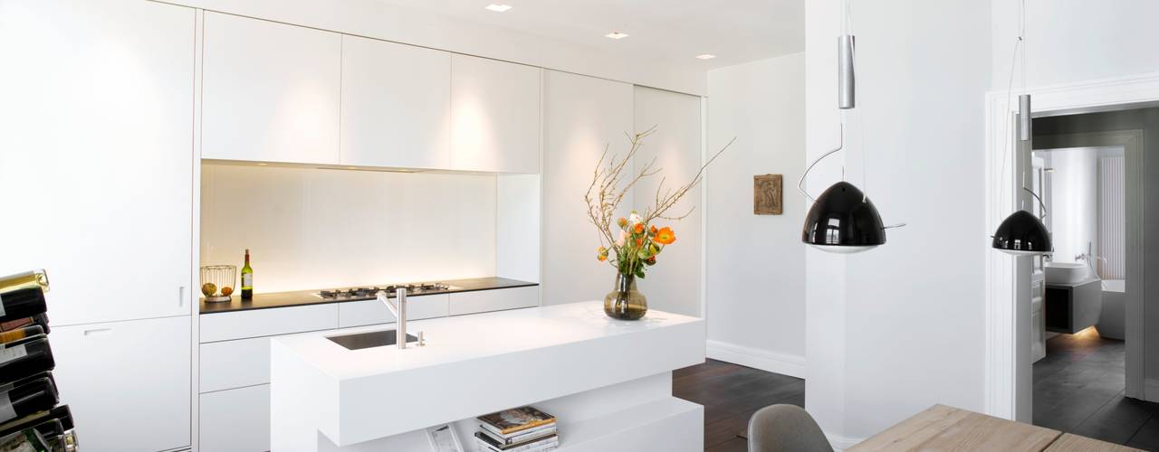 Küche Schmidt Holzinger Innenarchitekten Modern Kitchen Tabelle,Innenarchitektur,Holz,Grau,Haus,Wohnzimmer,Pflanze,Bodenbelag,Zimmerpflanze,Decke