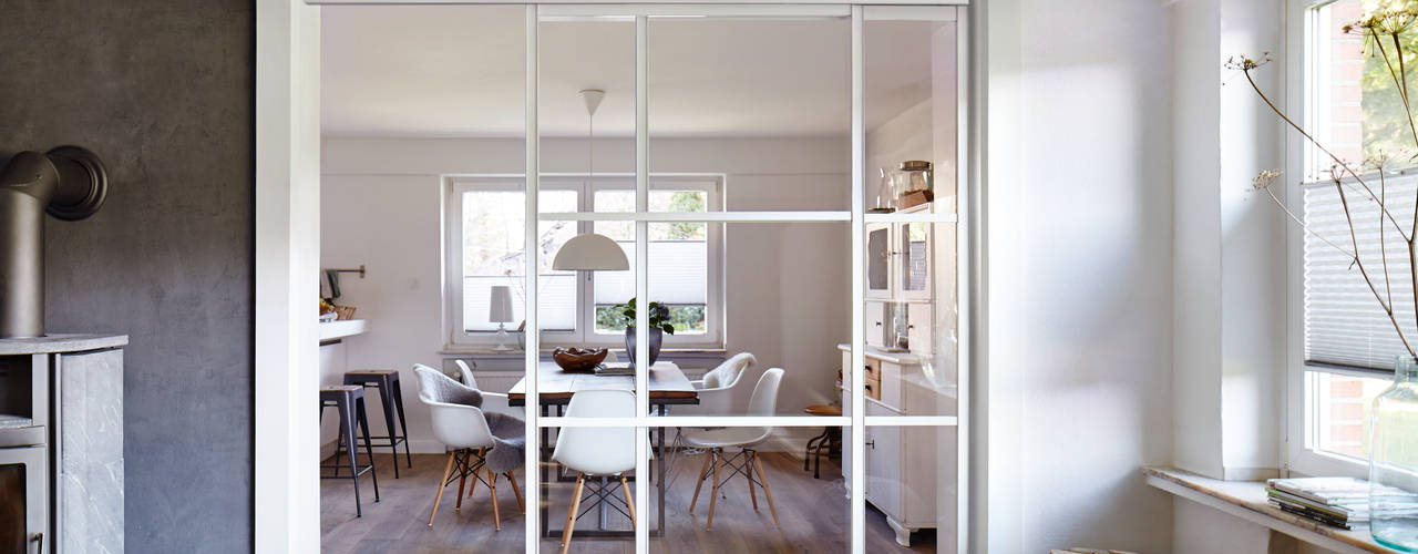 Raumteiler Küche Wohnzimmer Elfa Deutschland GmbH Kitchen Möbel,Tabelle,Couch,Tür,Fenster,Holz,Leuchte,Sessel,Regale,Innenarchitektur