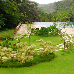 14 Garden Ideas with Stones that You can Easily Recreate