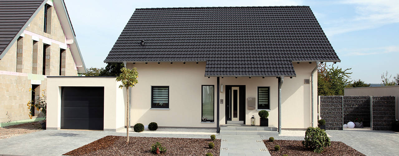 VIO 302 - Eingangsbereich homify Prefabricated home Einfamilienhaus,Fertighaus,Eingang,fertighausbau,holzbauweise,fertighäuser