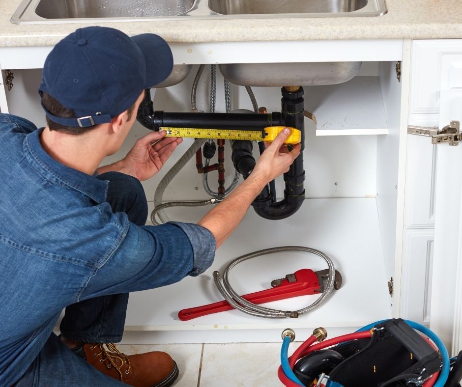 Cleaning drains in Cape Town homify Laundry room Electrician, Workwear, Tradesman, Automotive design, Electrical wiring, Engineering, Gas, Engineer, Electrical contractor, Safety glove